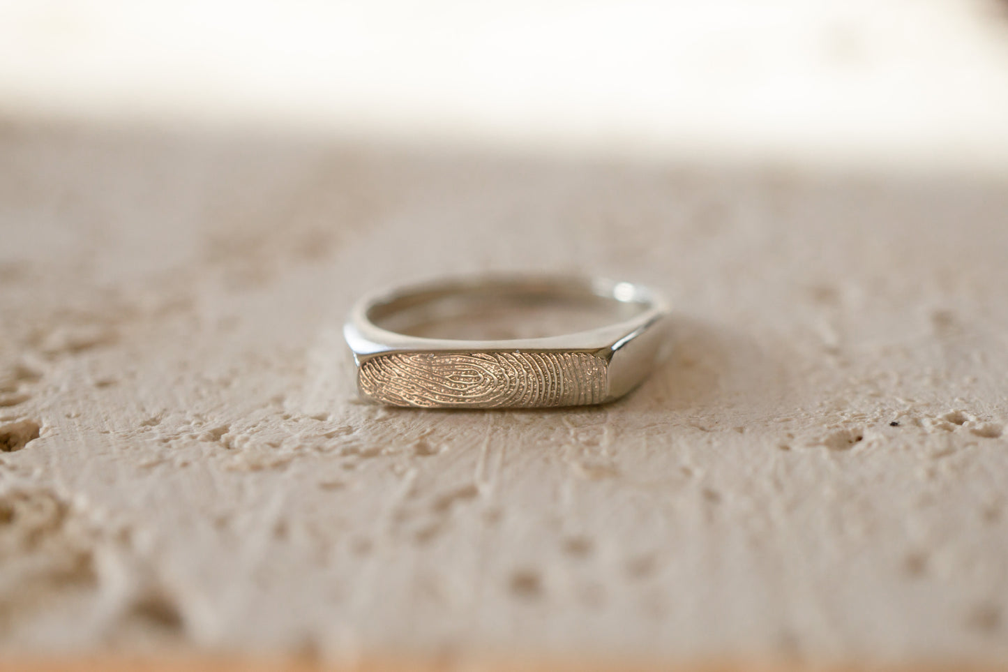 Fingerprint bar ring