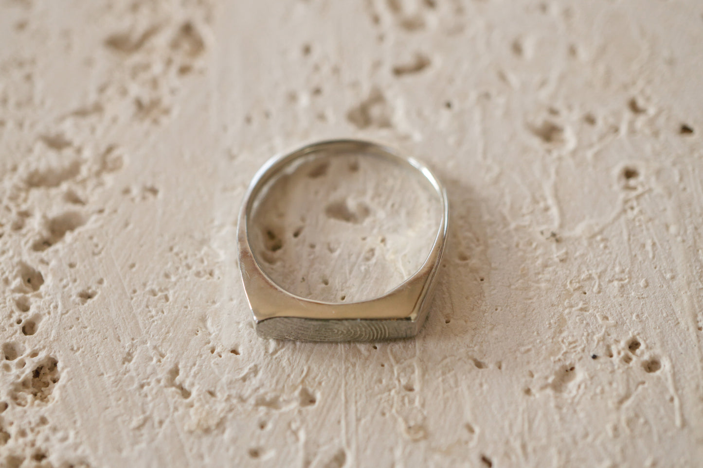 Fingerprint bar ring
