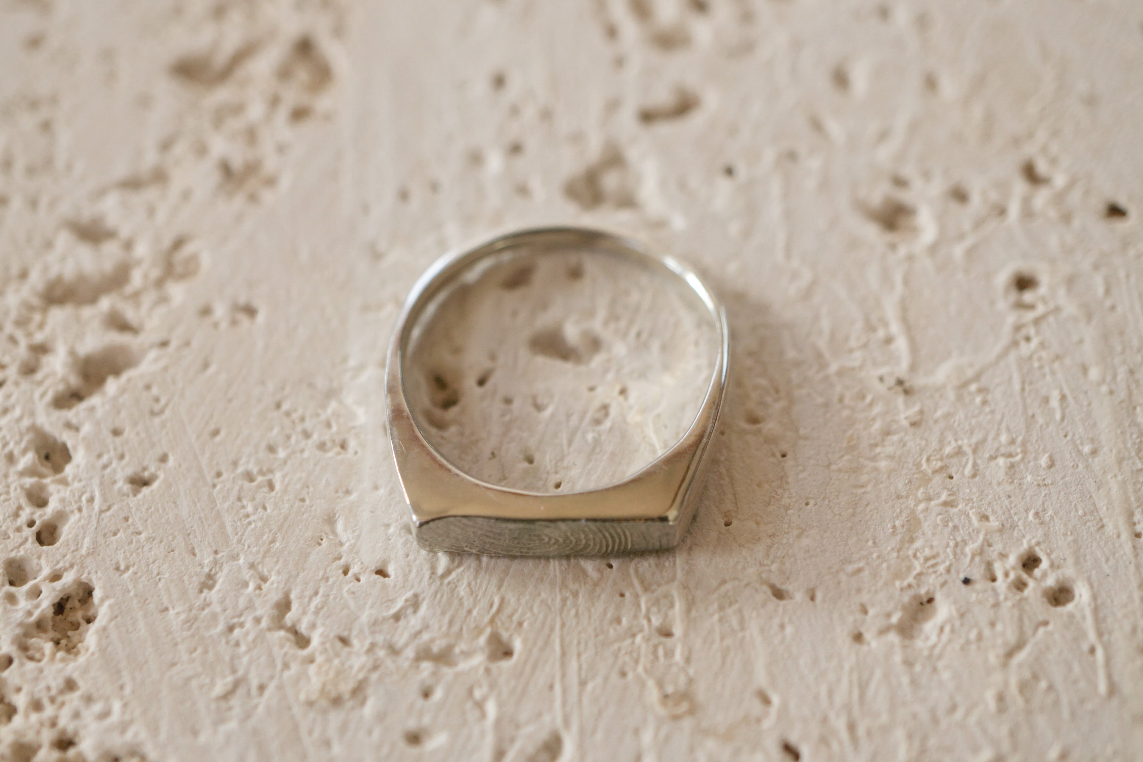 Fingerprint bar ring