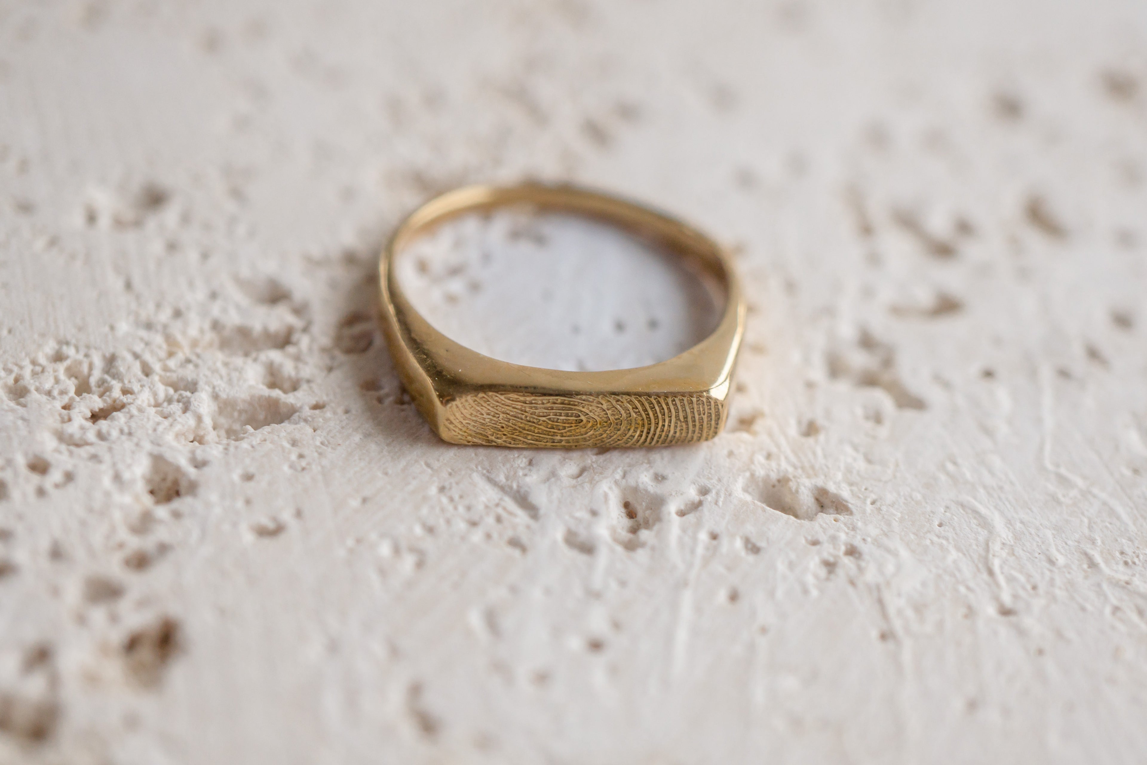 Fingerprint bar ring