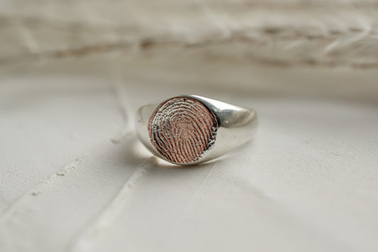 Fingerprint signet ring