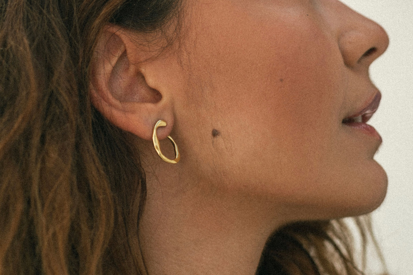 Motion earrings