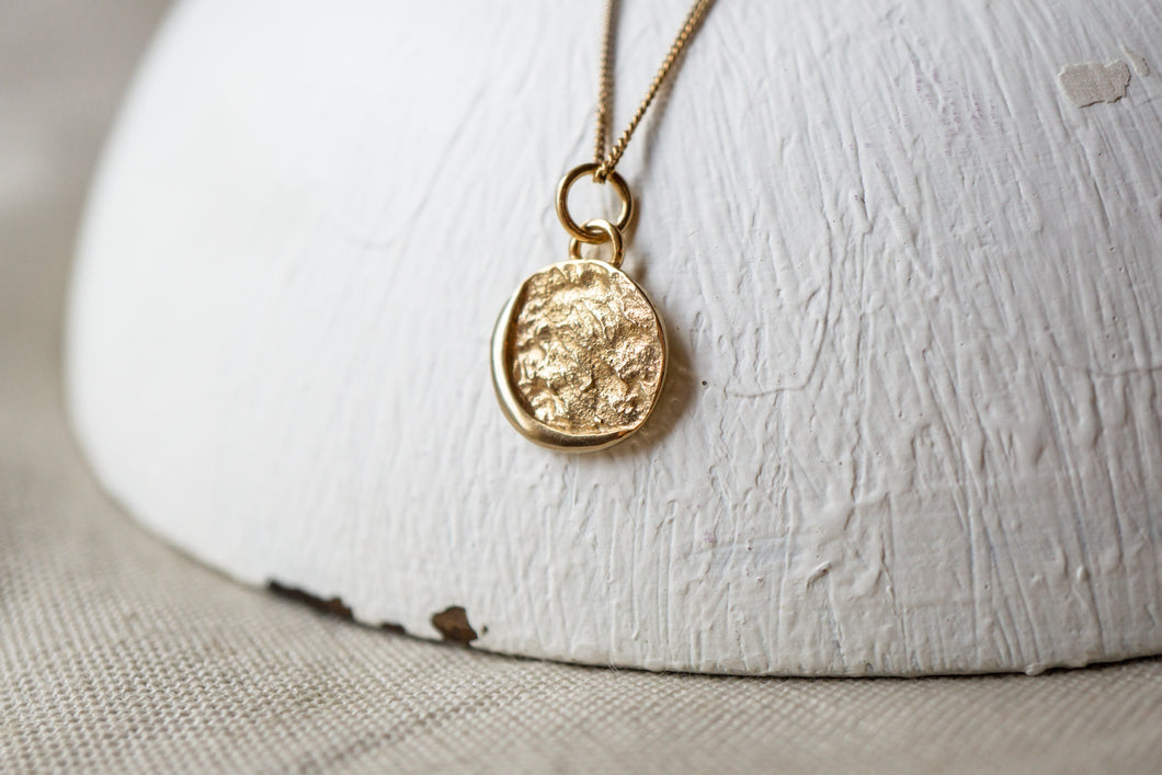 Luna necklace -gold plated