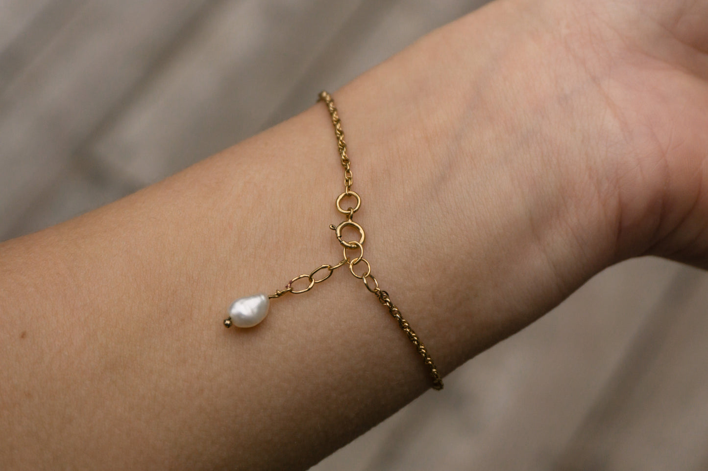 Pearl bracelet - gold plated